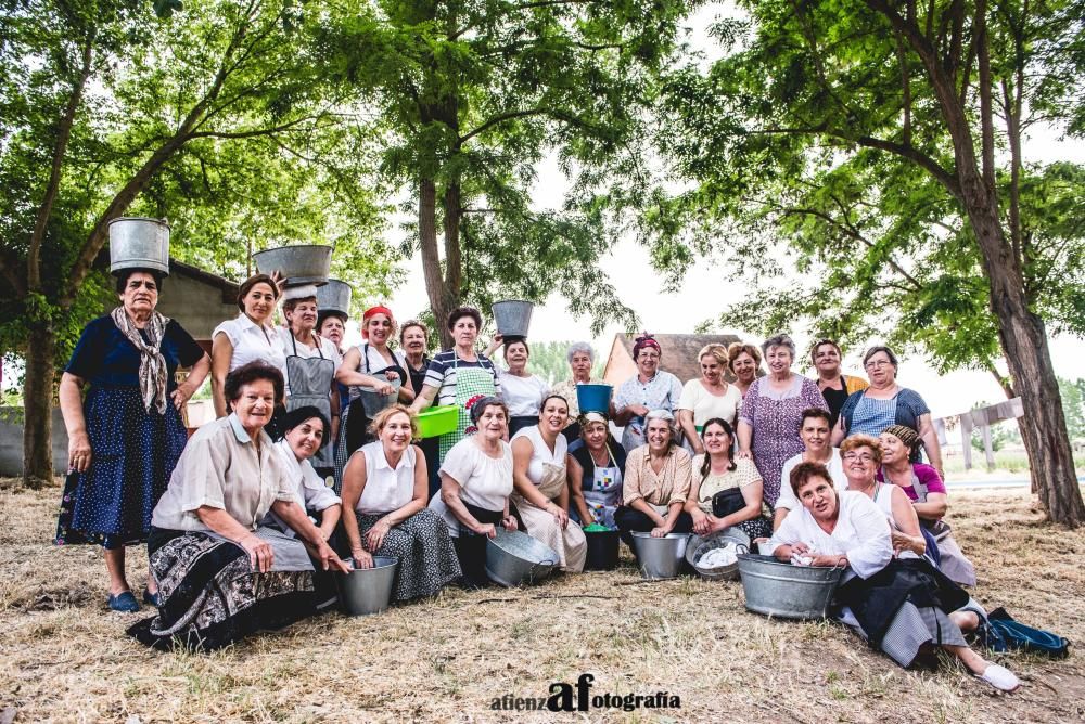 28 mujeres vuelven a los lavaderos de Venialbo.