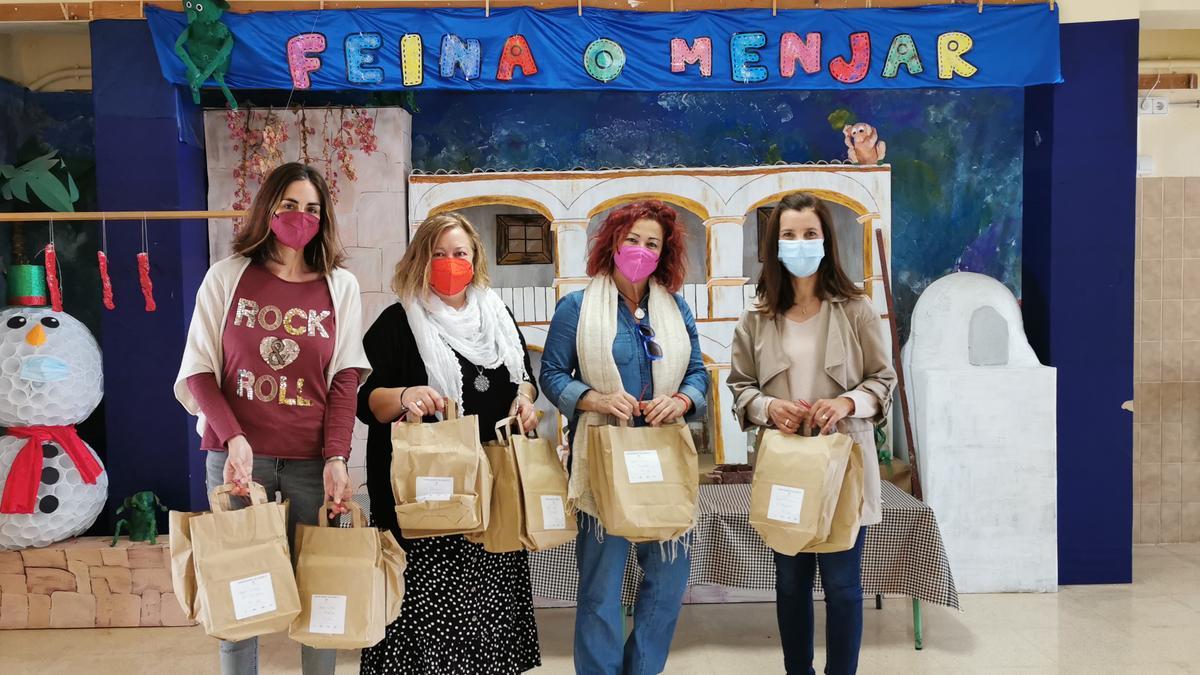 Santa Eulària reparte mascarillas en el CEIP Sant Ciriac.