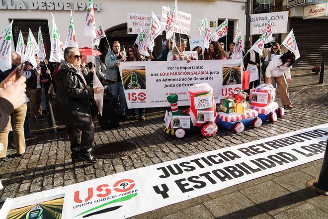 Fotogalería | Huelga de los funcionarios de la Junta de Extremadura