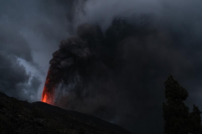 Volcán en Canarias: La lava sigue saliendo (4ºdía)