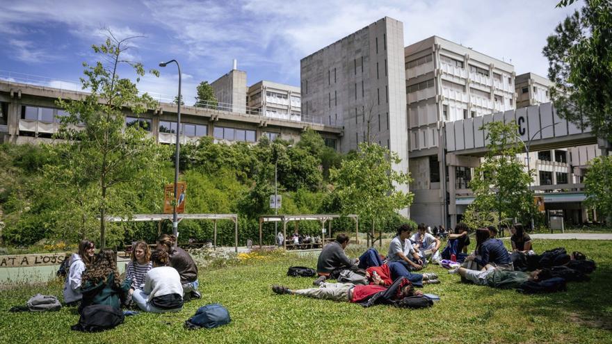 L’absentisme obliga la universitat a revisar la manera d’impartir classe
