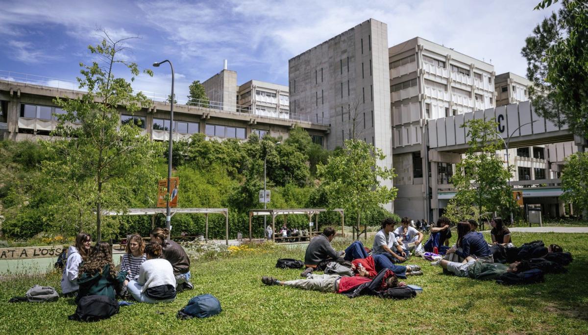 L’absentisme obliga la universitat a revisar la manera d’impartir classe