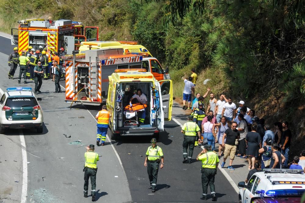 Tres heridos en un brutal accidente en uno de los principales accesos a Vilagarcía