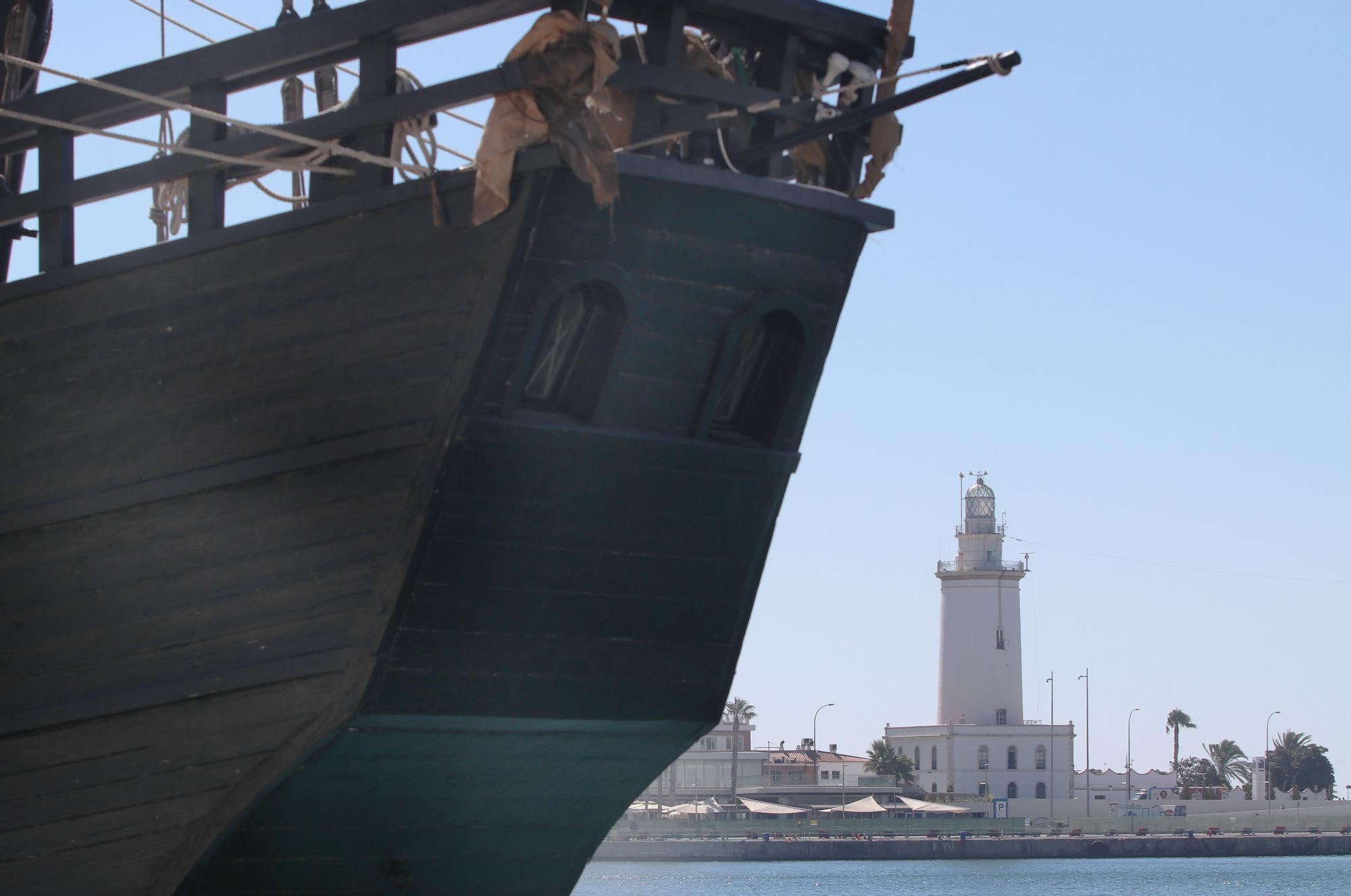 La nao Victoria hace escala en el puerto de Málaga