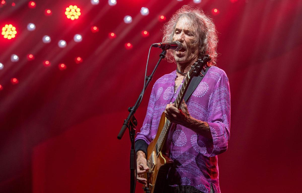 Robe Iniesta, en una actuación en el festival de Porta Ferrada, en 2024