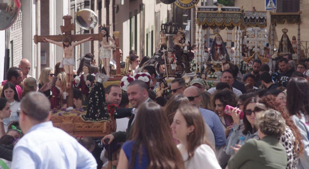 Decenas de niños participaron en la vigésimo sexta edición de esta procesión organizada por los Estudiantes. | EDUARDO NIETO