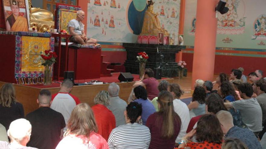 Jornada de meditación en el Gompa, en el centro budista en Vélez Málaga.