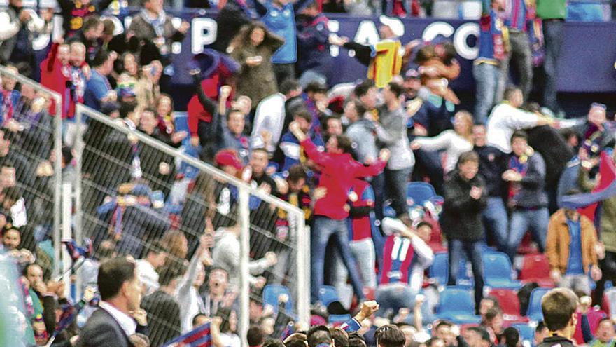 El Levante celebra el gol de Postigo del pasado sábado.