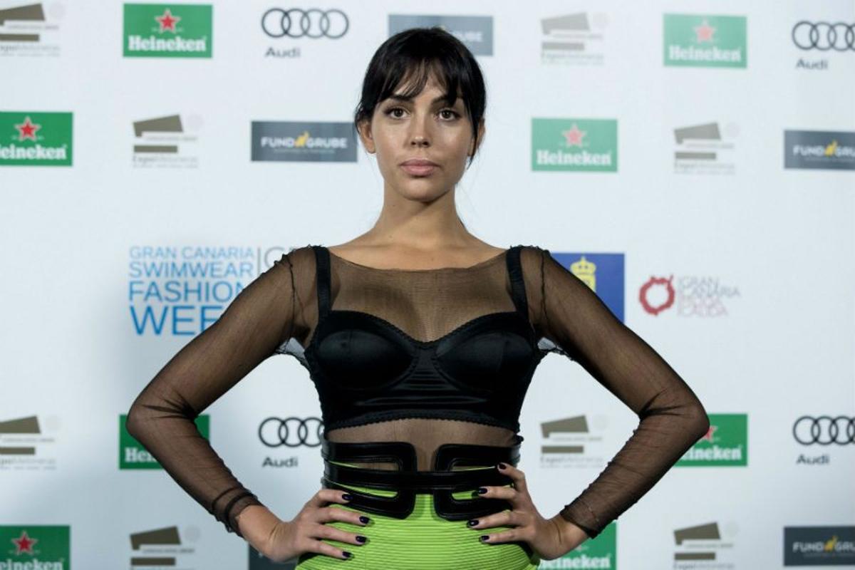 Georgina Rodríguez a su llegada a la pasarela Gran Moda Cálida