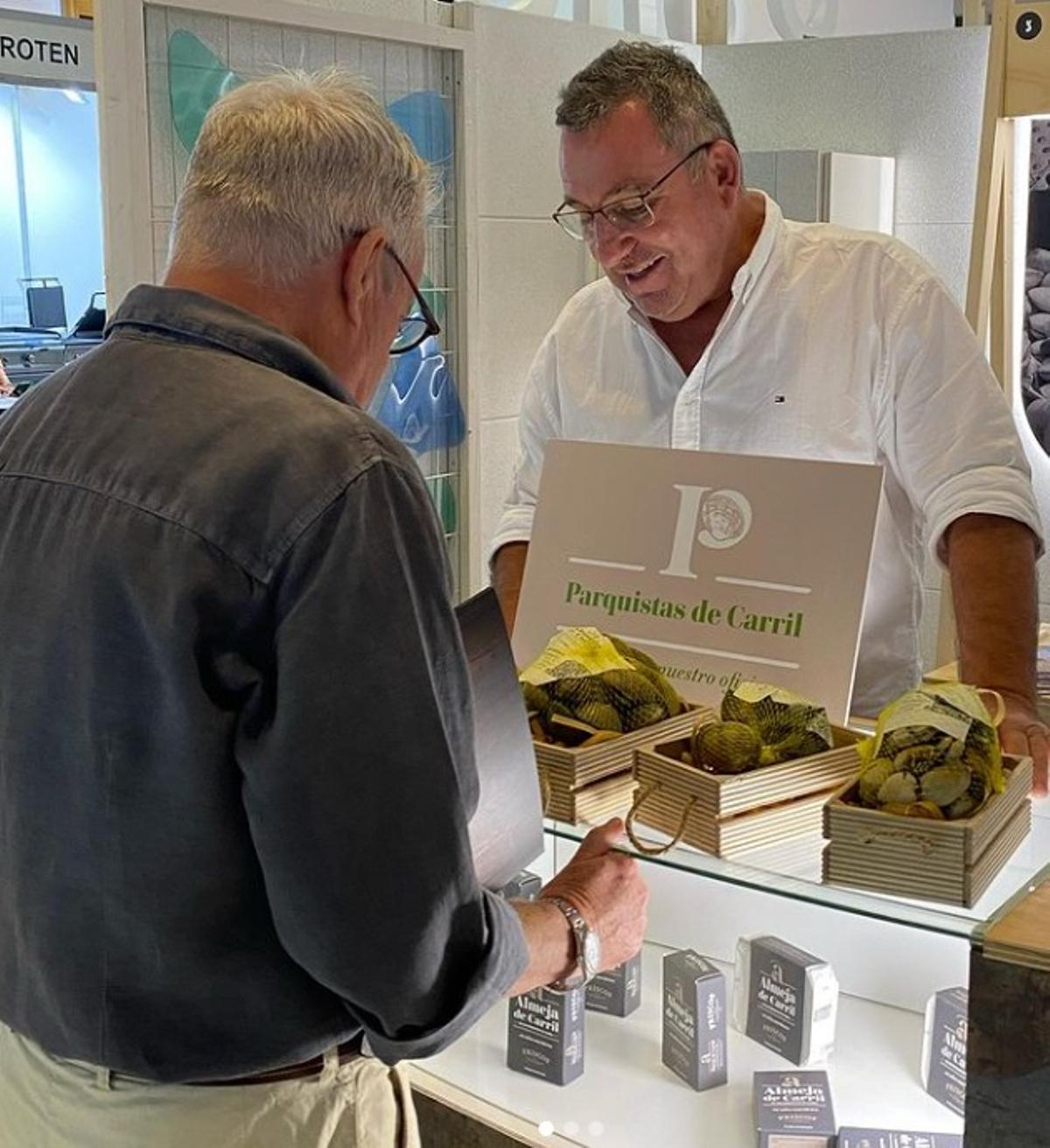 José Luis Villanueva, presidente de Parquistas de Carril, en la feria sevillana.