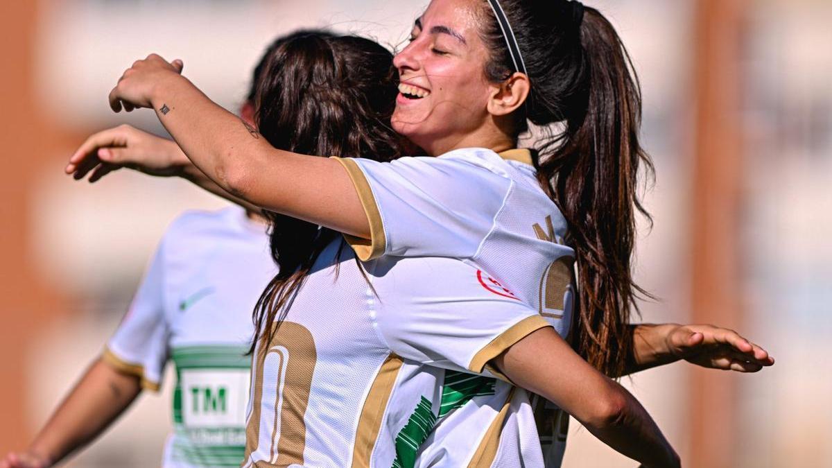 Las jugadoras del Elche Femenino celebran un gol, el pasado sábado, frente al Ciudad de Murcia