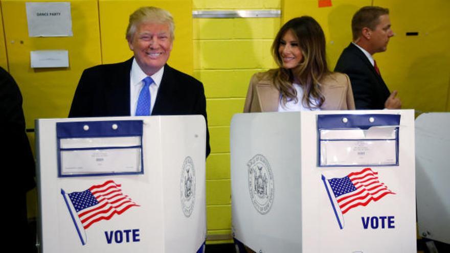 Donald Trump vota en Manhattan con abucheos a su llegada al colegio electoral