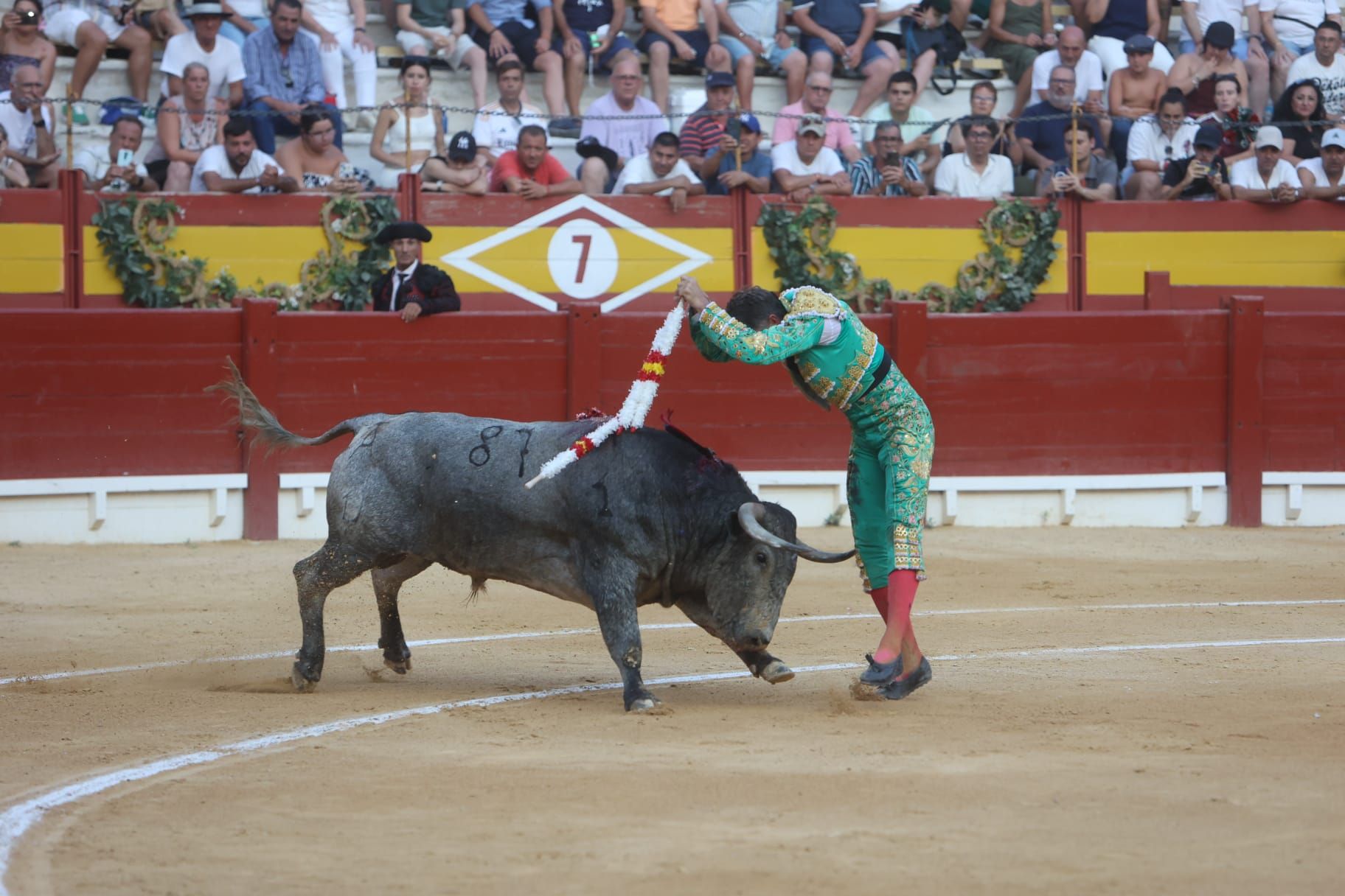 Así ha sido la tarde de Toros de Victorino Martín para Manuel Escribano, en solitario, en Alicante