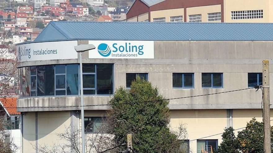 Exterior de las instalaciones centrales de Soling, ayer, en Vigo.