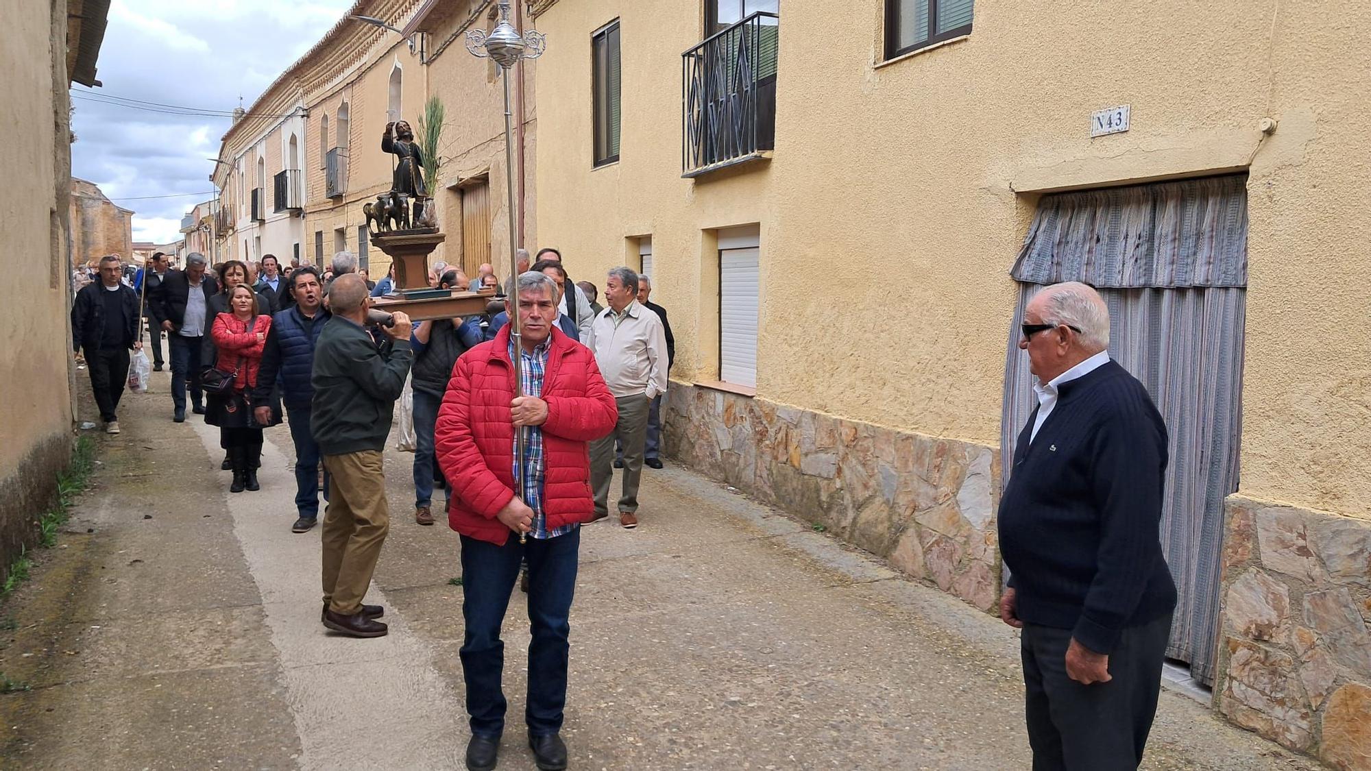 GALERÍA | Villafáfila despide las fiestas de San Isidro con un taller de papiroflexia