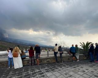 Los turistas toman La Palma: el Pevolca refuerza los controles en carretera