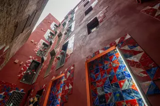 Así ha quedado una finca histórica del Raval rehabilitada como vivienda pública