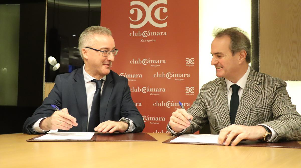 Alfonso Manuel García y Jorge Villarroya, en la firma.