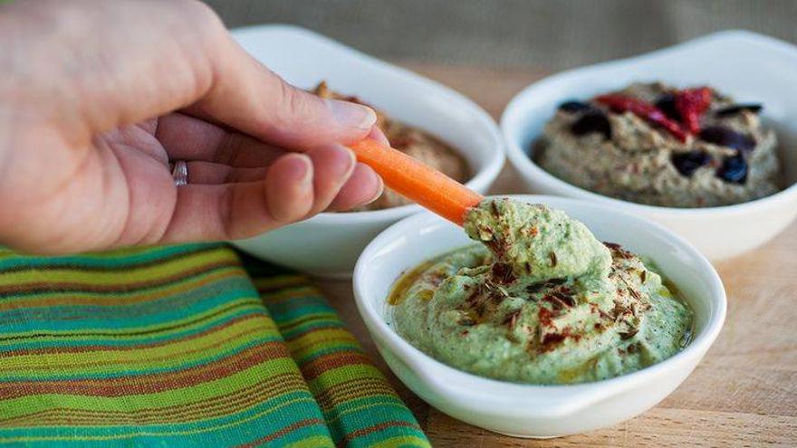 Humus con ajo negro