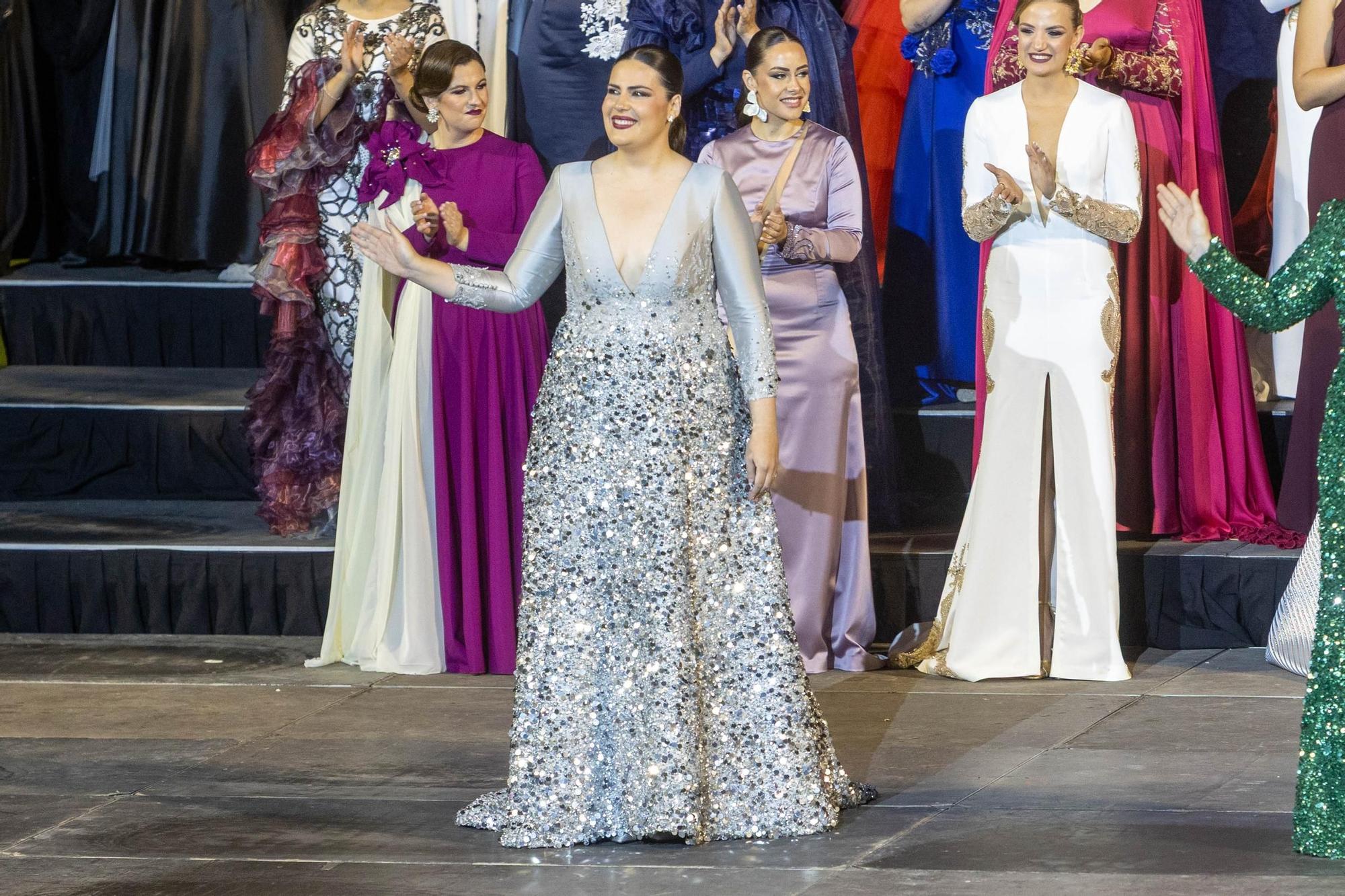 Las candidatas adultas a Bellea del Foc toman el Rico Pérez