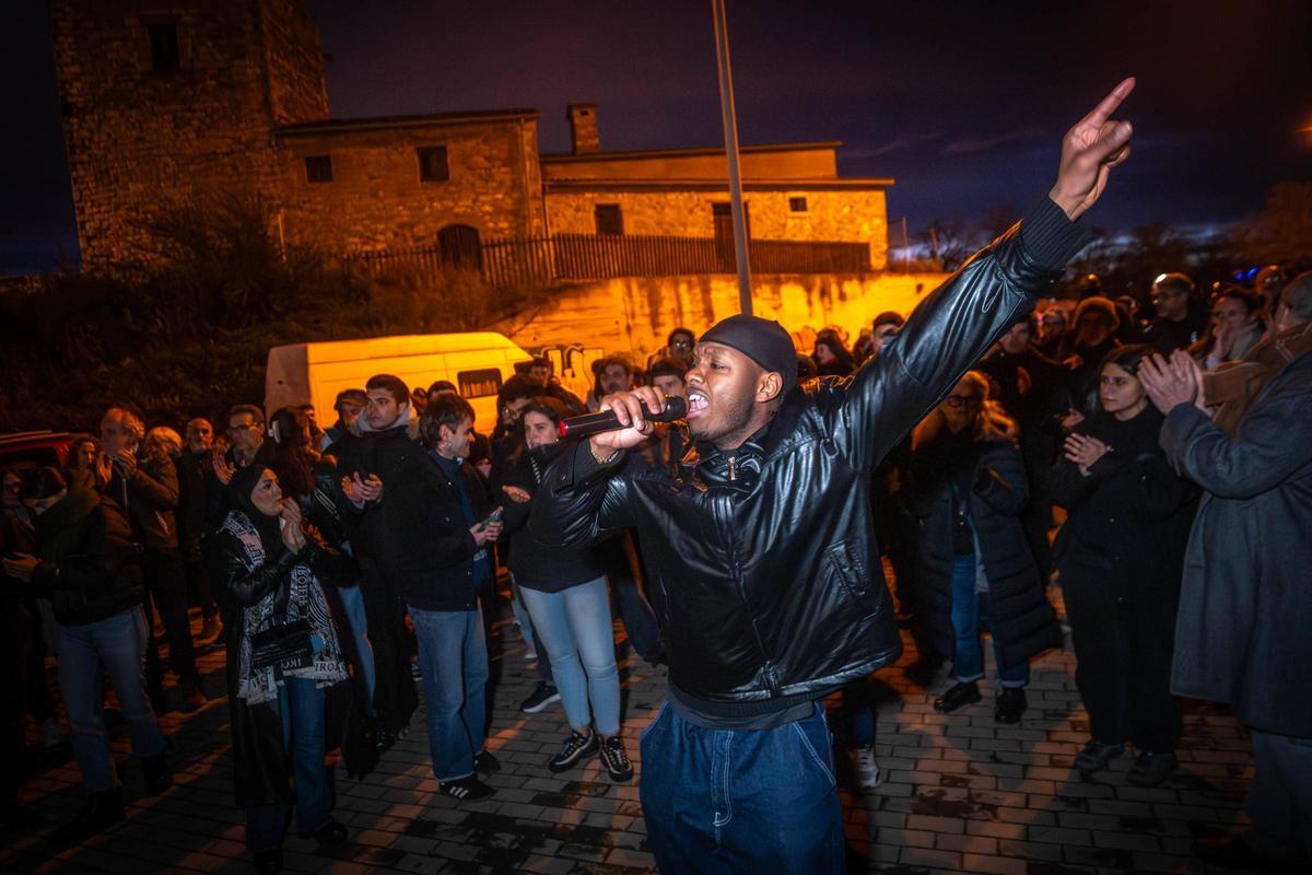 Concentraciones en Badalona a favor y en contra el desalojo de migrantes del B9