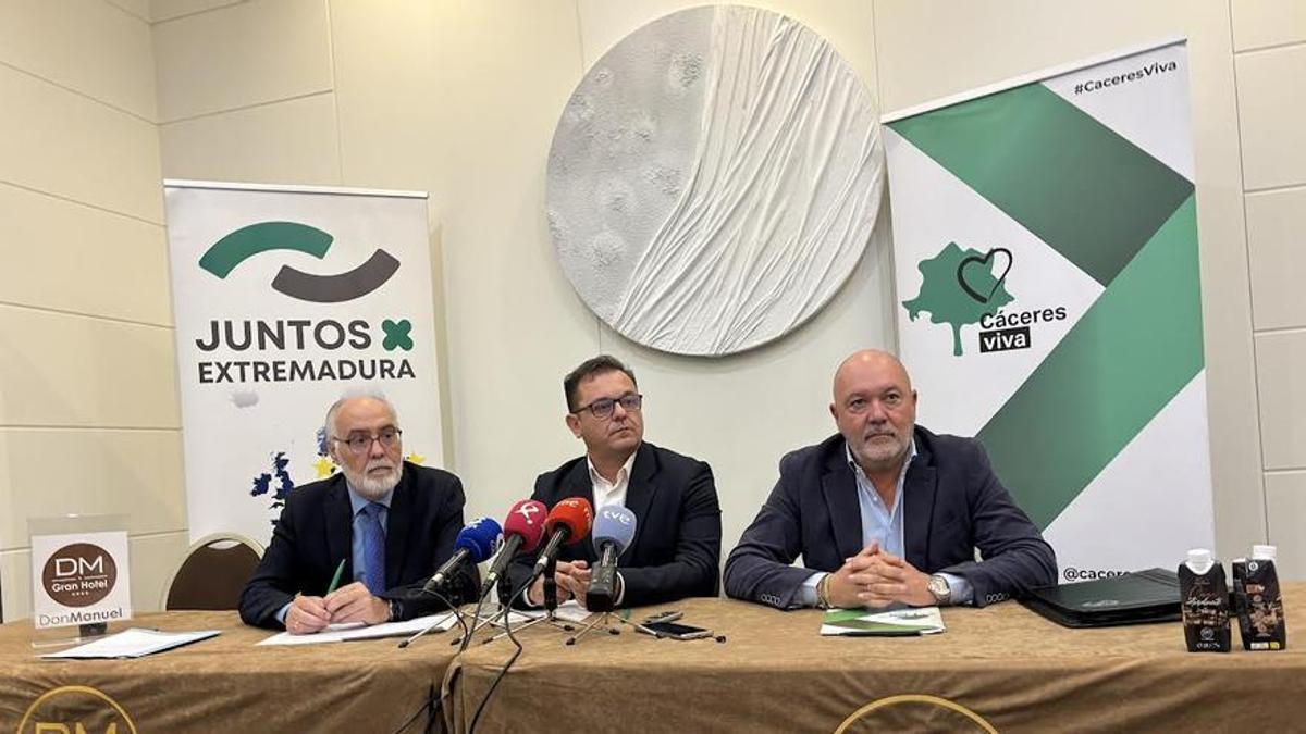 Presentación de la Alianza de Juntos por Extremadura-Levanta para conseguir representación en la Asamblea.