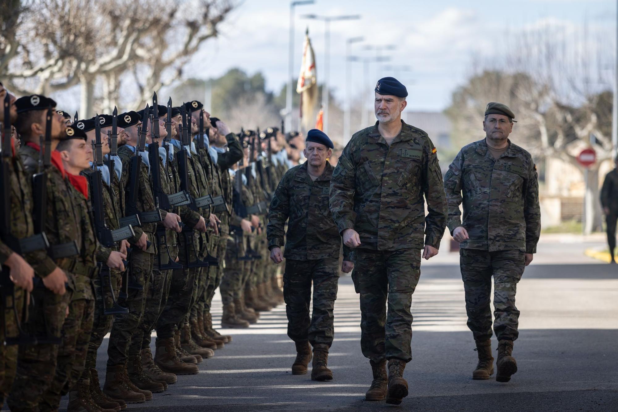 Felipe VI visita la brigada Aragón I en Zaragoza