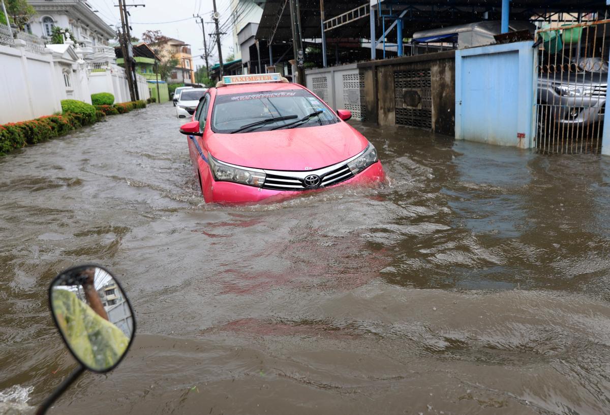 Bangkok amanece bajo el agua tras la peor tormenta del año