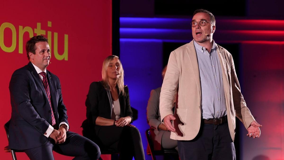 La oposición a Joan Laporta se cita en Barcelona bajo la plataforma "Som un clam"