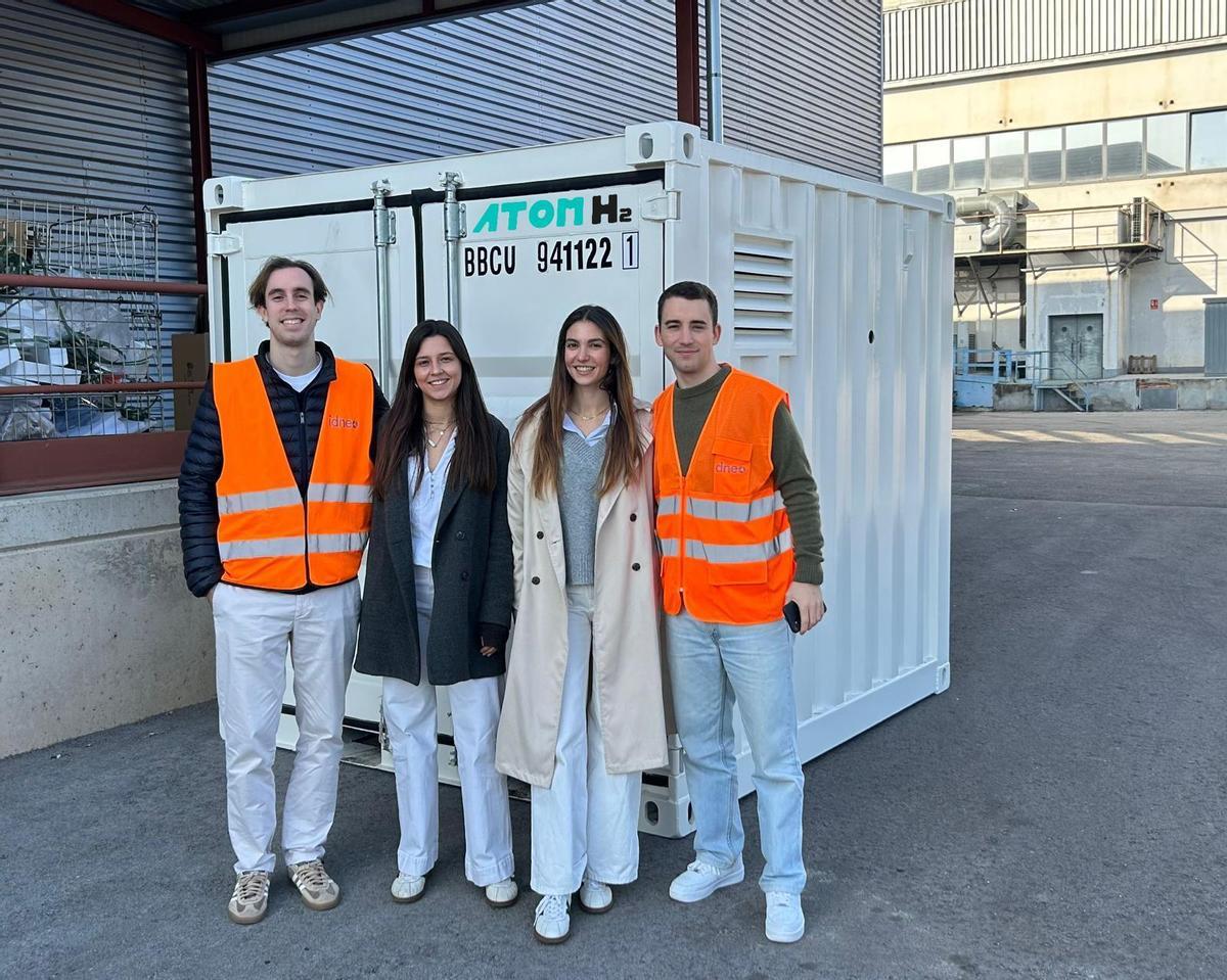 Els cofundadors d'Atom H2, Lucas Vicen, Mariona Figueras, Anna Martín i Marcel Rovira