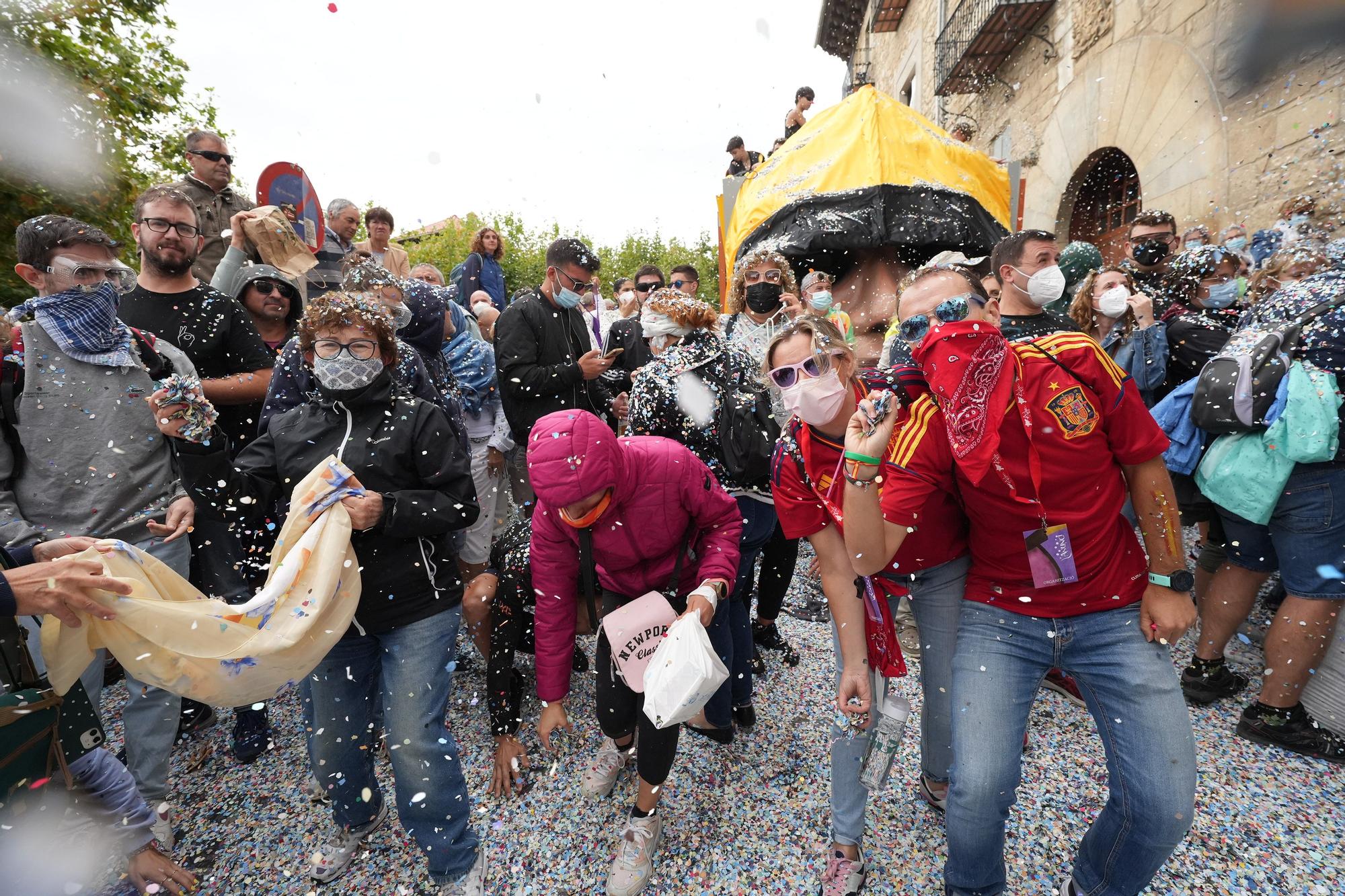 Búscate en el desfile de carrozas y disfraces de l'Anunci de Morella