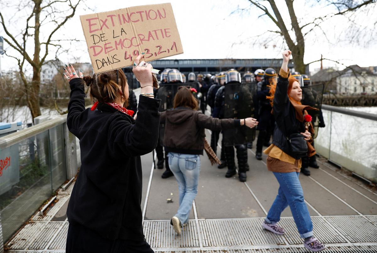 La manifestaciones en París se saldan con 122 detenidos