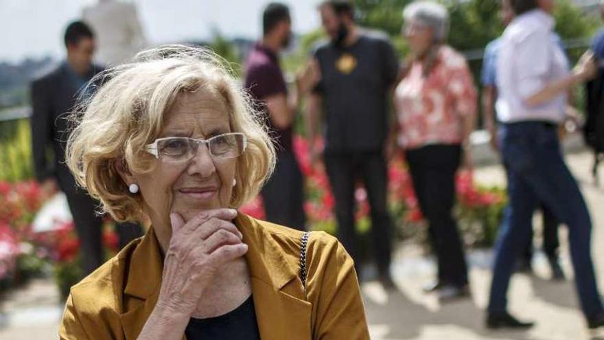 Manuela Carmena, ayer, en el centro de Madrid.