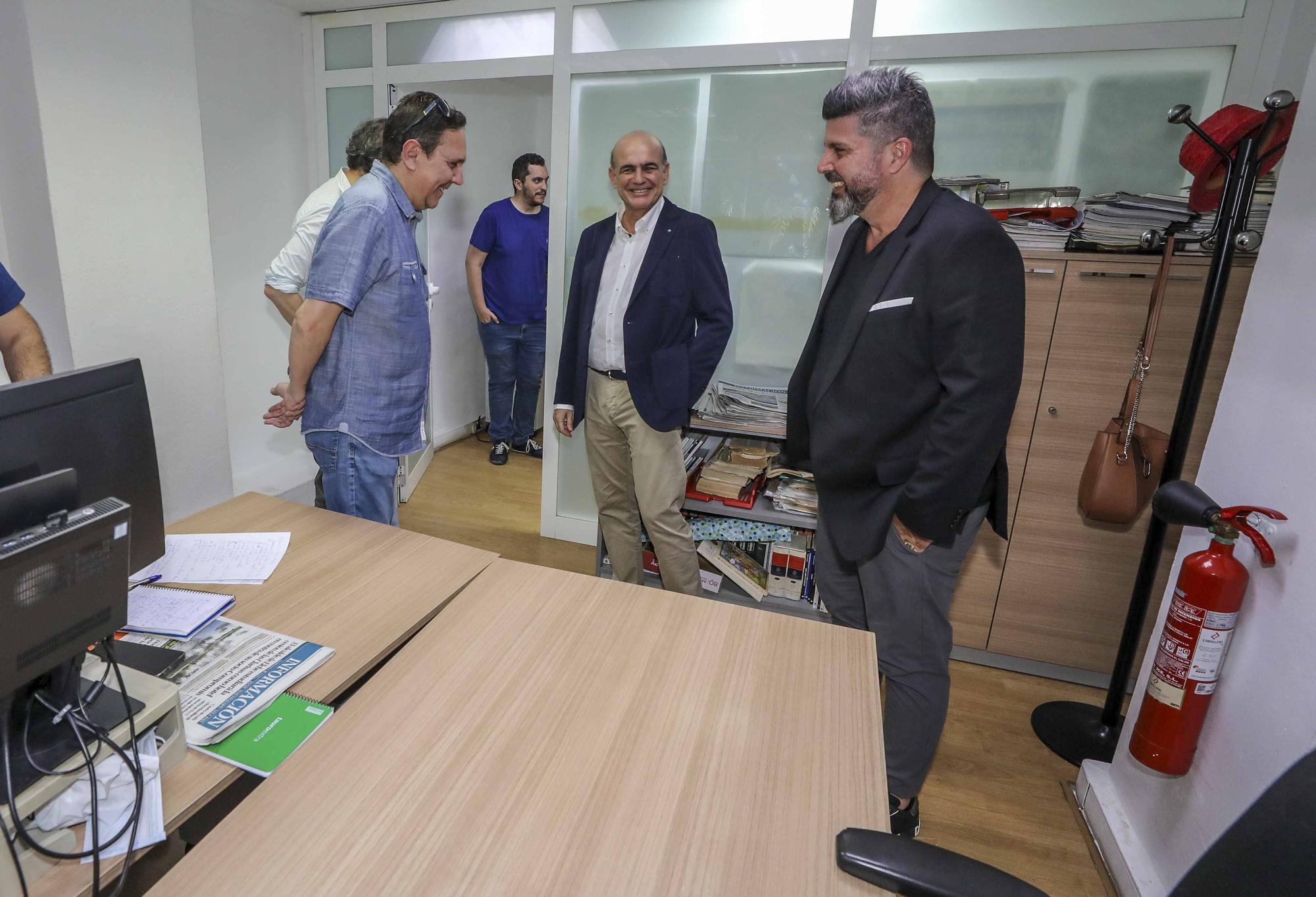 Visita Bragarnik dueño del Elche cf a la Redaccion de informacion en Elche