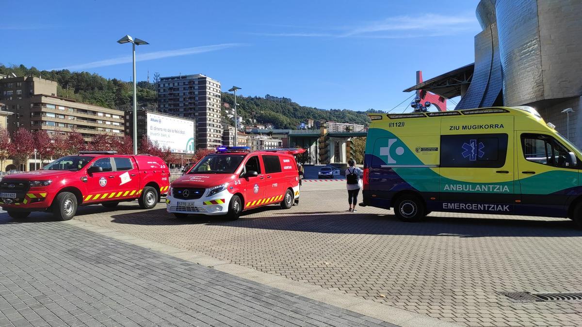 Desalojan el Museo Guggenheim de Bilbao y los alrededores por un paquete sospechoso