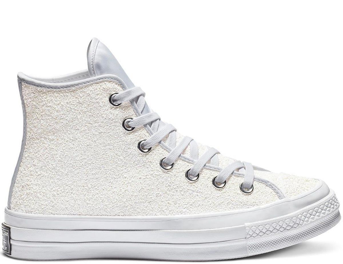 Zapatillas Converse color crudo (Precio 49,99 euros)