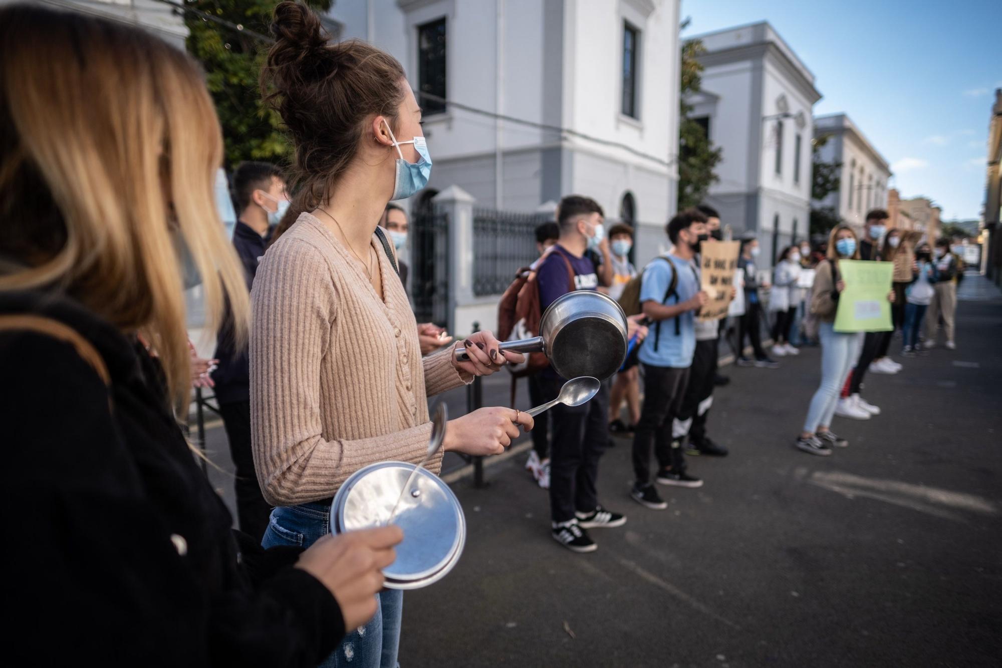 Movilización de los alumnos de IES Cabrera Pinto