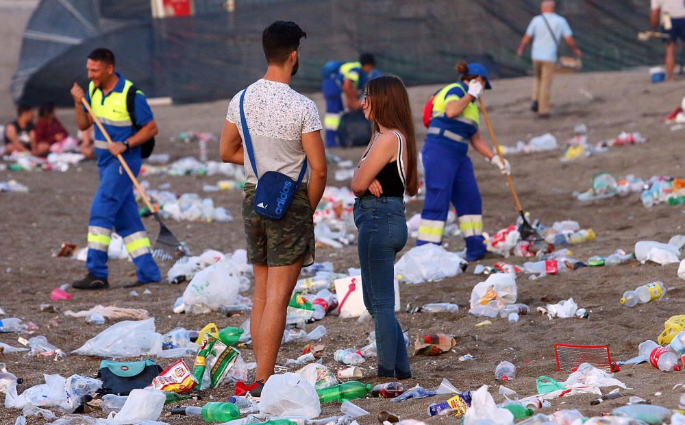 Así han quedado las playas después de la Noche de San Juan