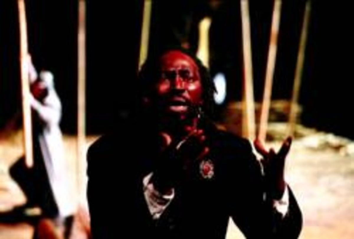 Babu Cham, de Gàmbia, a El cercle del guix caucasià, que dirigeix Oriol Broggi al TNC. Babu Cham, de Gàmbia, a El cercle del guix caucasià, que dirigeix Oriol Broggi al TNC.