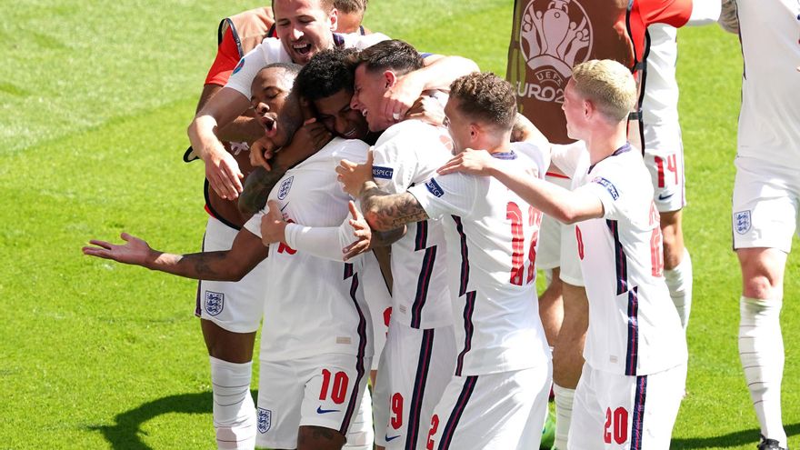 Un gol de Sterling dona la victòria a Anglaterra en la seva estrena contra Croàcia