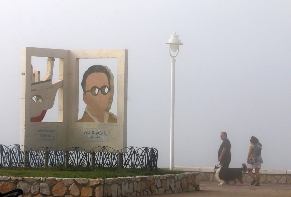 La alta humedad de la mañana, mezclada con el viento del sudeste y las altas temperaturas han provocado este fenómeno que no es inusual en los días de verano