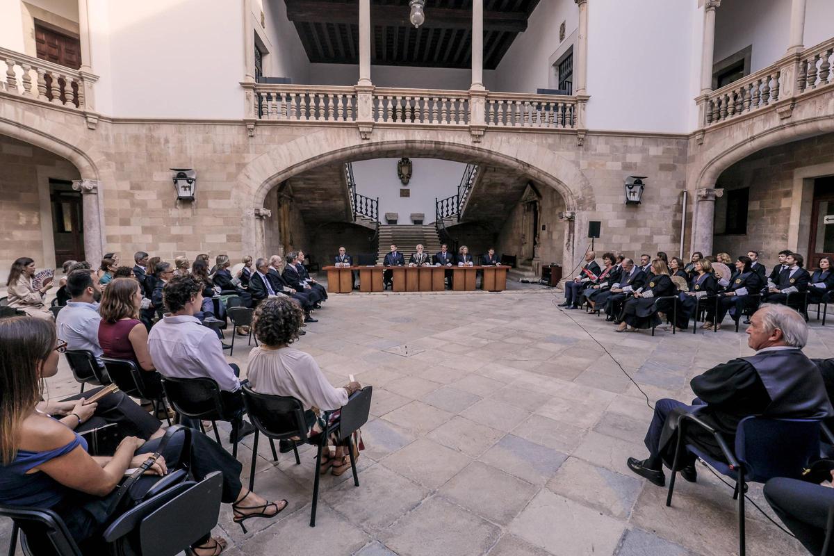 El solemne acto, que ha reunido a más de cien personas, ha tenido lugar esta tarde en el patido de Can Berga.