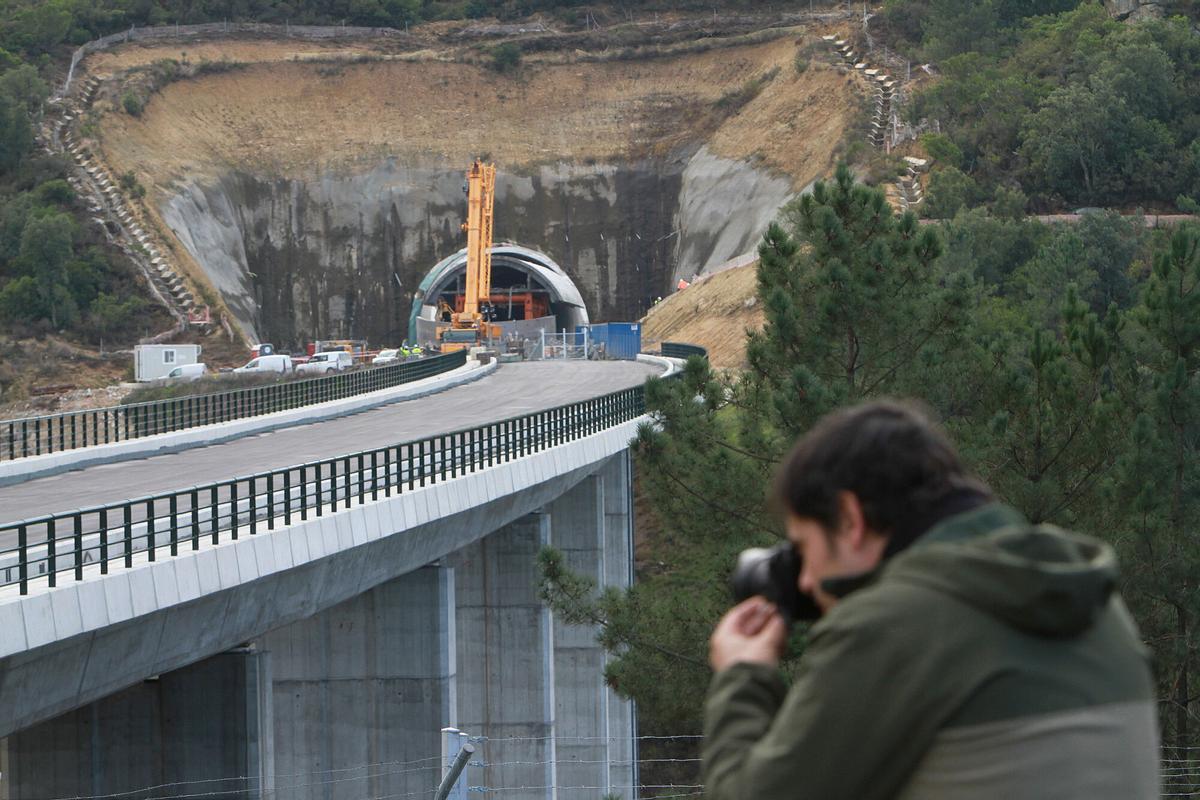 Obras del AVE a su paso por Seixalbo (Ourense) a finales de 2025.