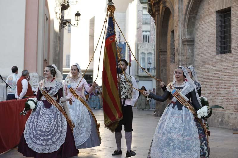 Comisiones falleras que han desfilado hasta las 19:00 horas.