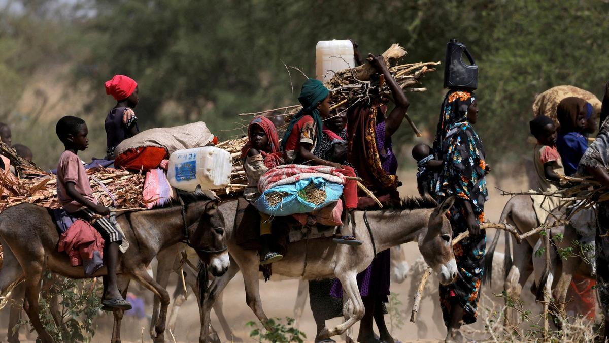 Sudaneses que huyen buscan refugio en Chad