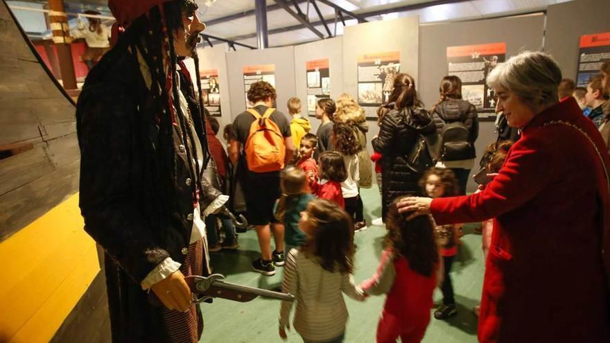 El Museo Marítimo recupera visitantes gracias a las excursiones del Imserso