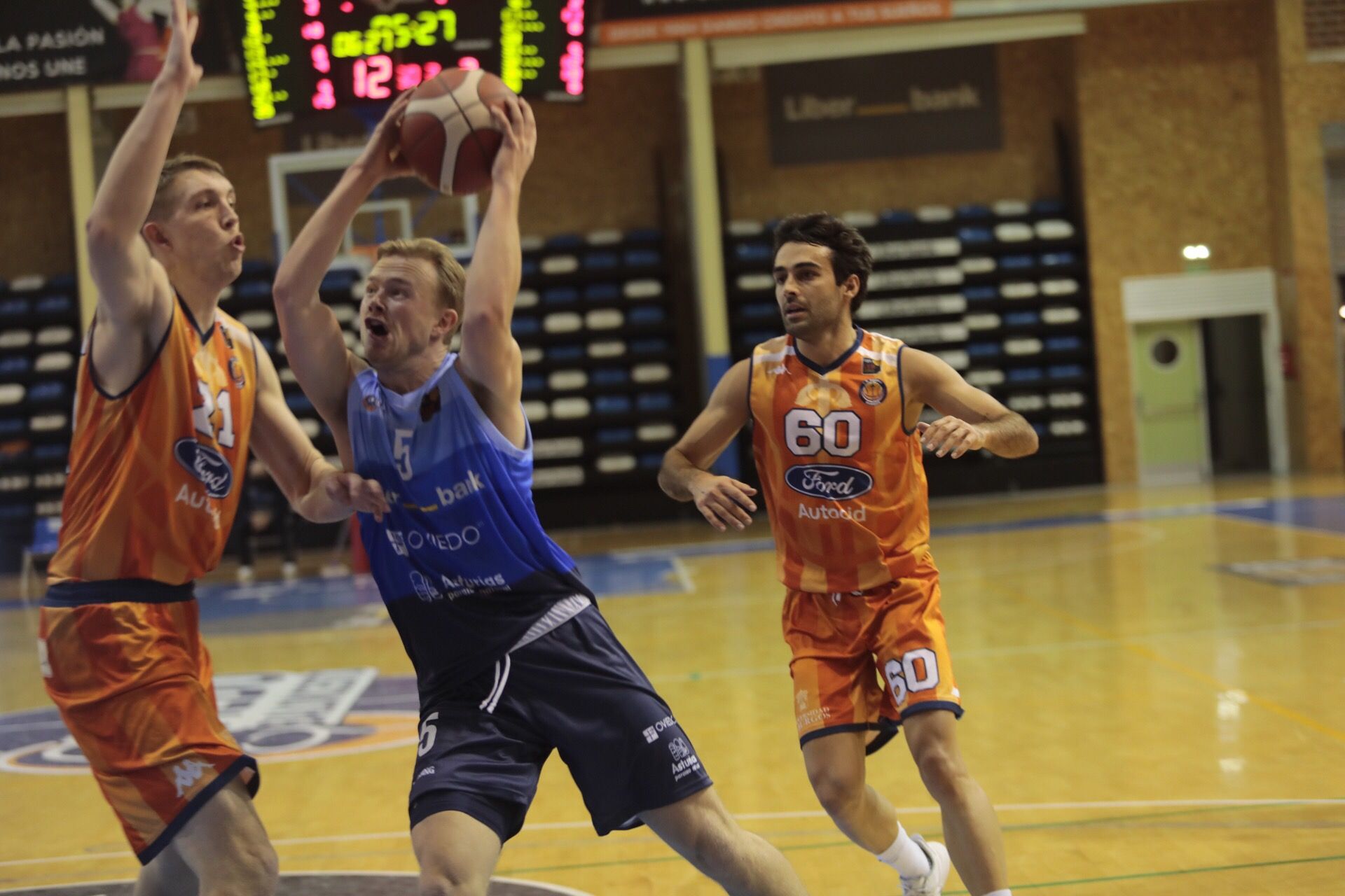 El Liberbank Oviedo Baloncesto gana por 90-73 al Tizona Burgos