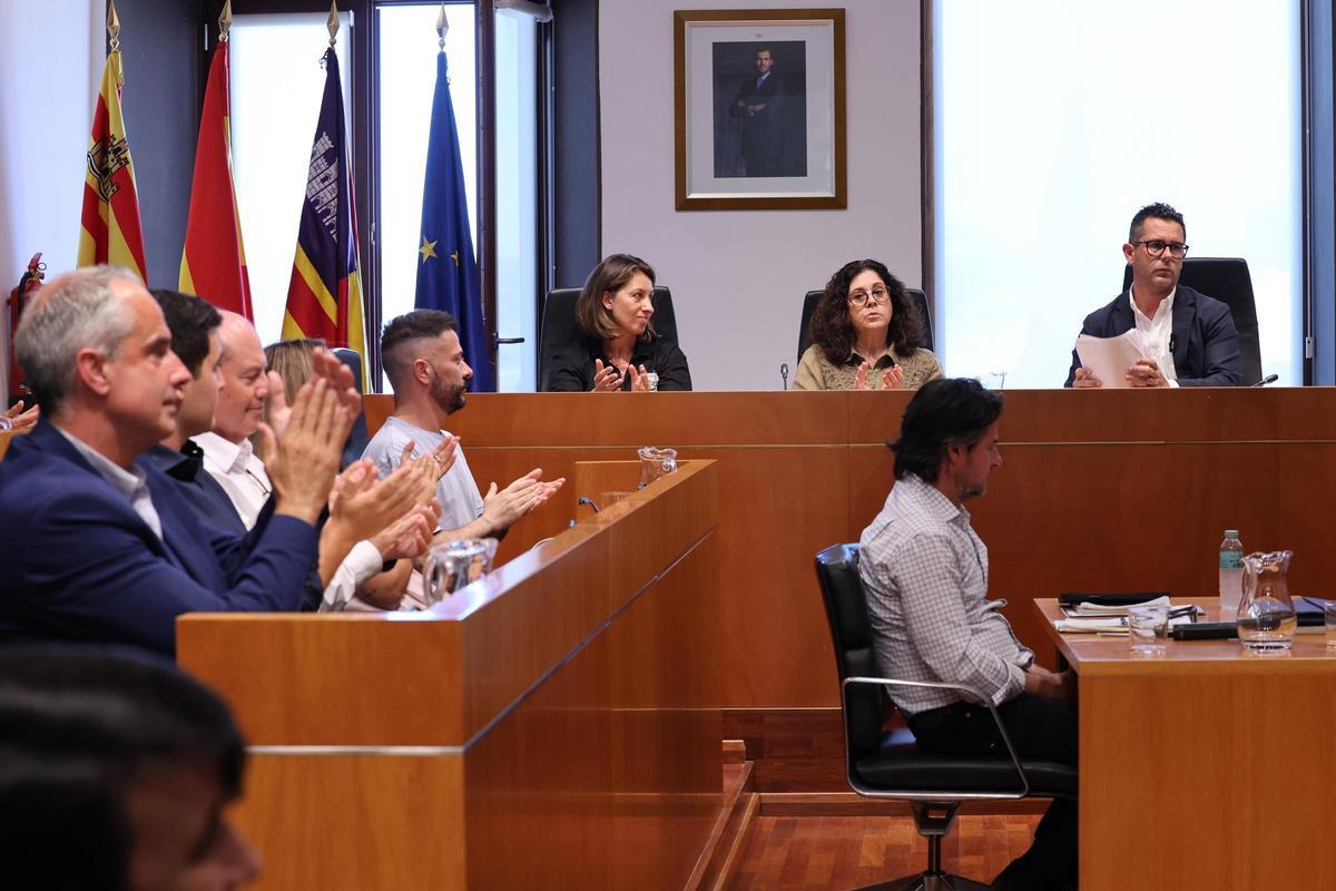 Las imágenes del pleno extraordinario del Ayuntamiento de Ibiza en Can Botino