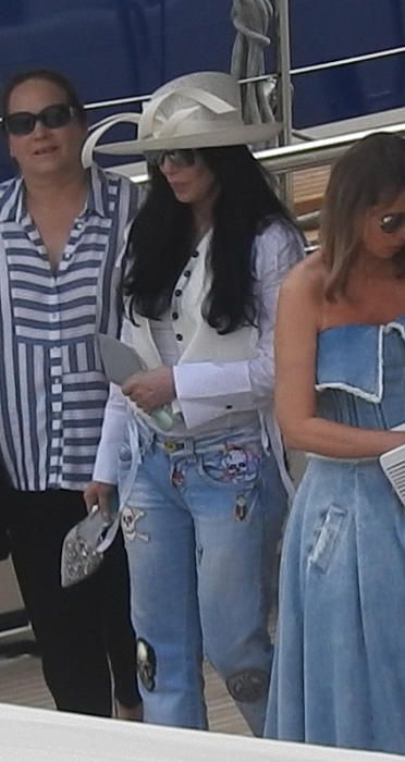 Cher desembarca en el puerto de Ibiza