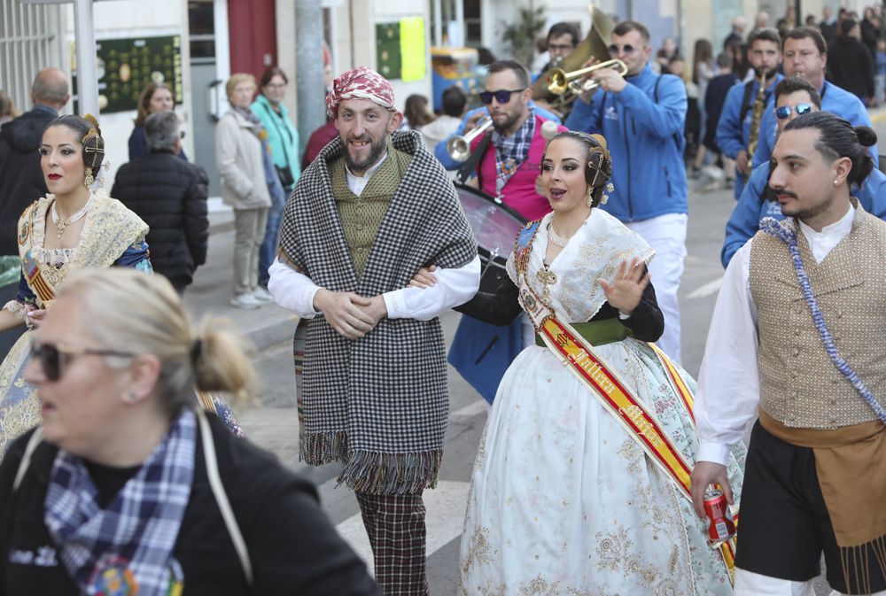 Visita de cortesía a las fallas del Port de Sagunt